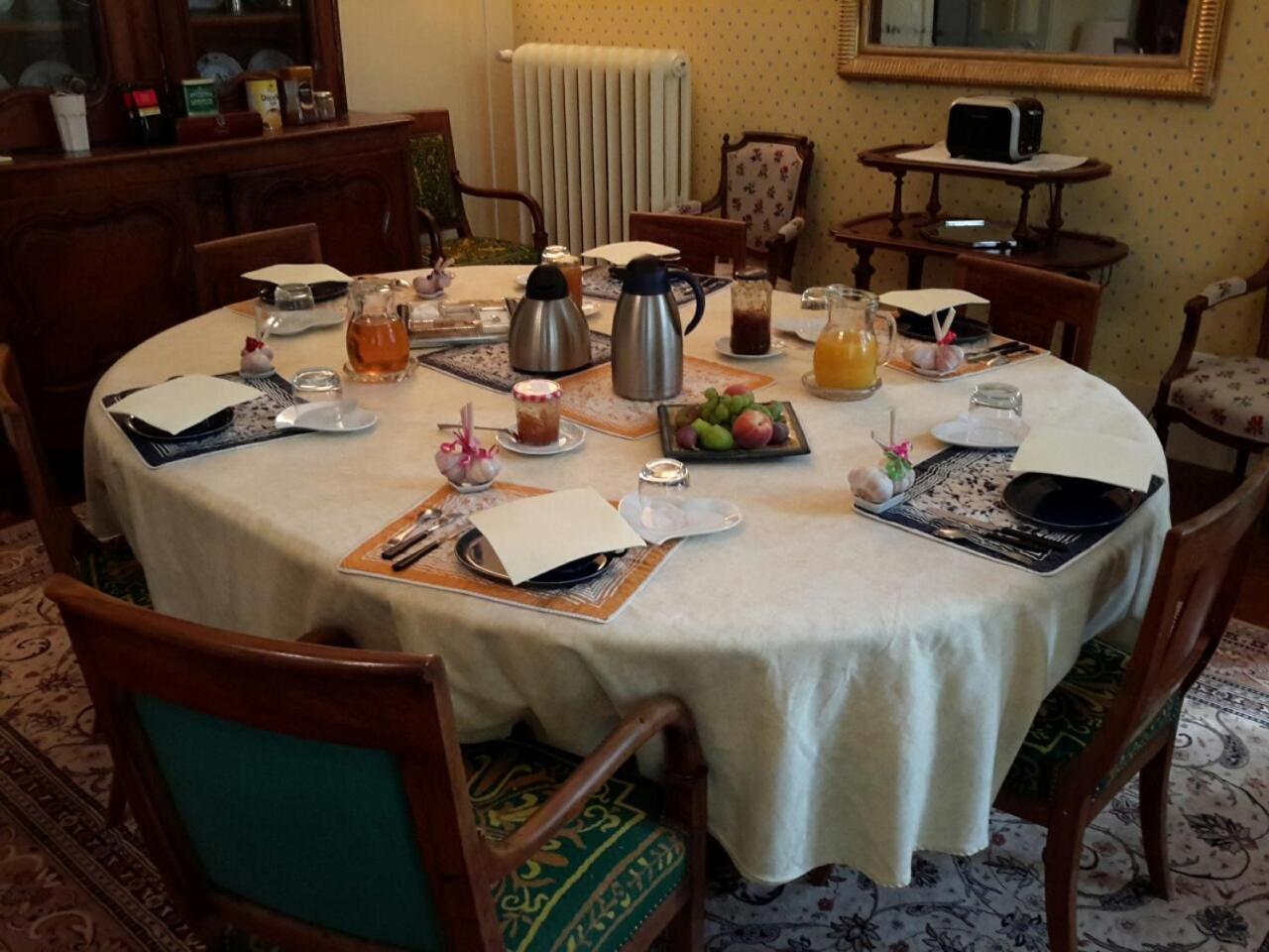 Bed and Breakfast Domaine De Lalande Venes Екстер'єр фото